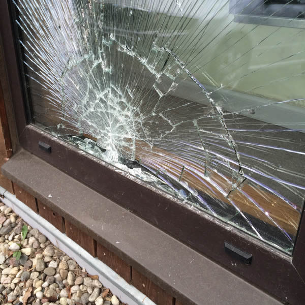 Urgent replacement of glass packets